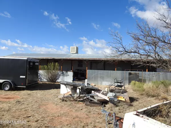 Benson, AZ 85602,25195 E Arapaho Trail