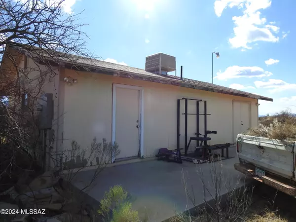 Benson, AZ 85602,25195 E Arapaho Trail