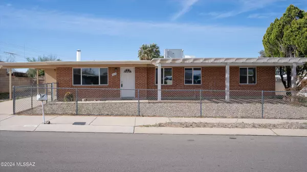 Sahuarita, AZ 85629,1358 W Calle De Cobre