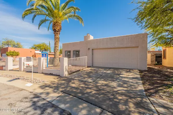 9226 E Calle Maria,  Tucson,  AZ 85710