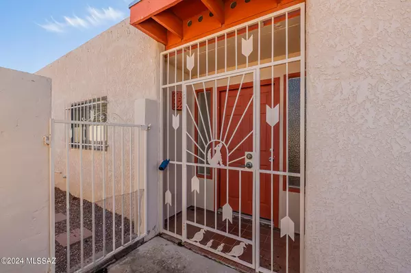 Tucson, AZ 85710,9226 E Calle Maria