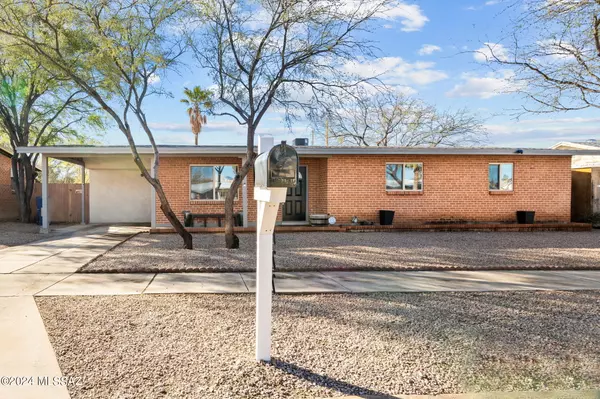 Tucson, AZ 85711,5722 E Scarlett Street