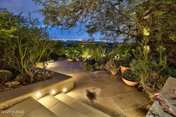 Tucson, AZ 85718,7474 N Catalina Ridge Drive