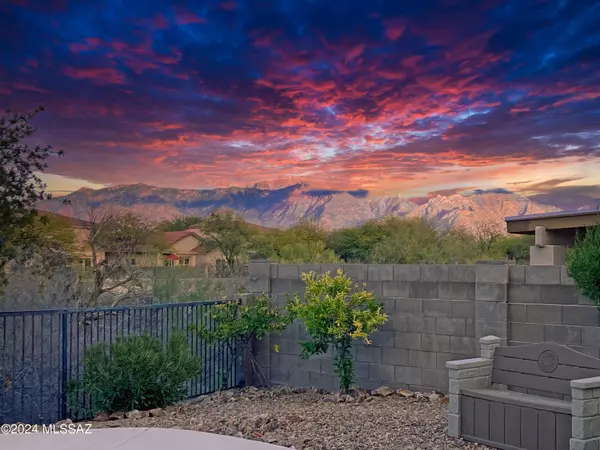 Oro Valley, AZ 85755,704 W Buffalo Grass Drive