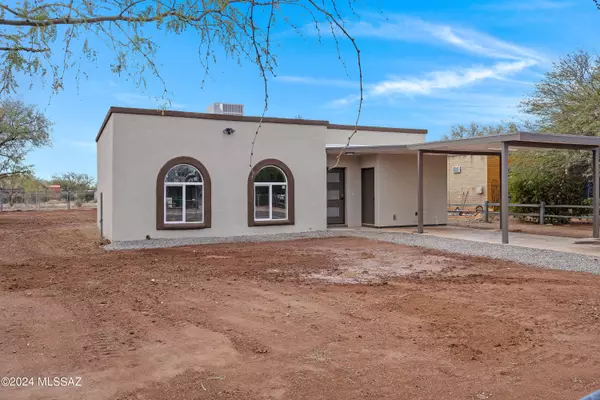 Amado, AZ 85645,4825 W De La Canoa Drive