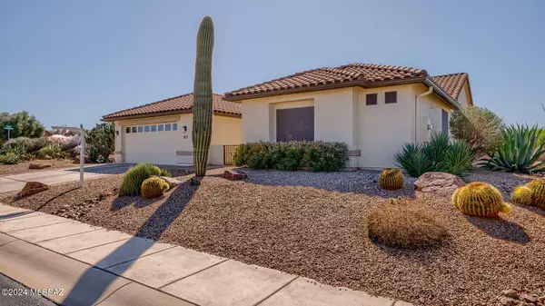 923 N Desert Horizon Drive, Green Valley, AZ 85614