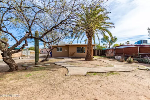 2720 N Sparkman Boulevard, Tucson, AZ 85716