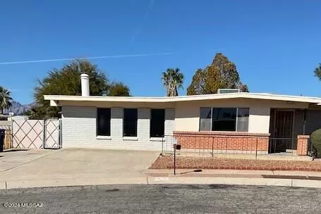 1575 S Rocky Mountain Drive, Tucson, AZ 85710