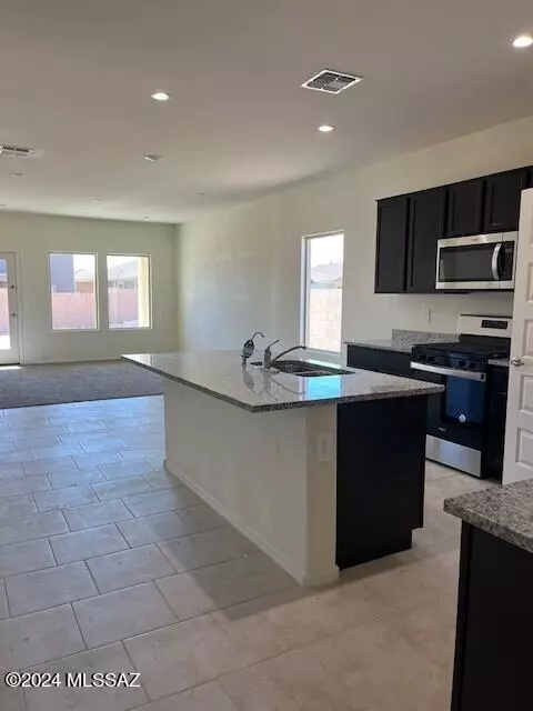 Marana, AZ 85653,10229 N Arroyo Lupine Way