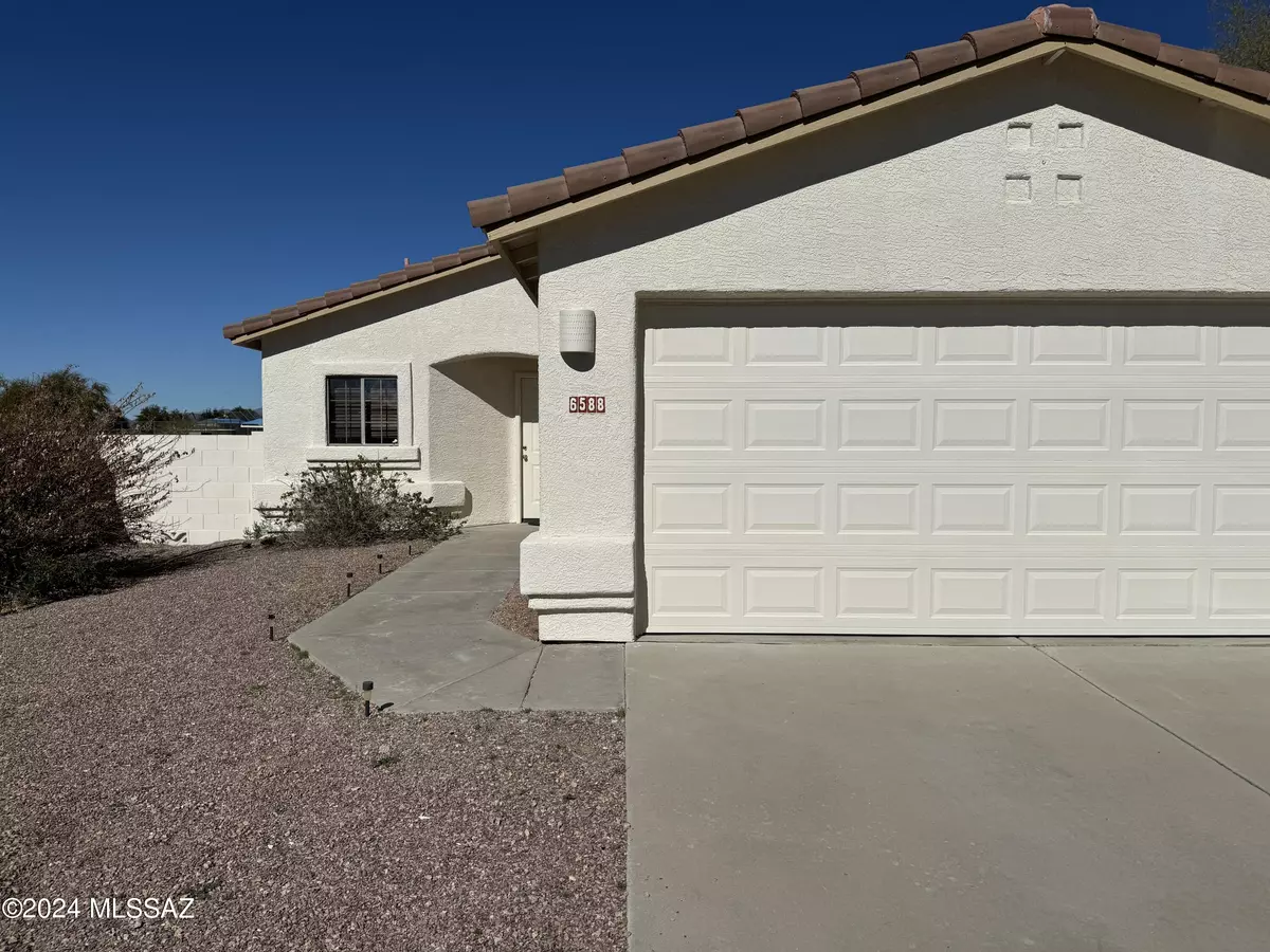 Tucson, AZ 85743,6588 W Hassayampa Place