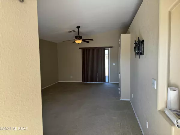 Tucson, AZ 85743,6588 W Hassayampa Place