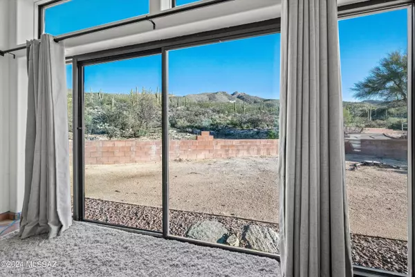 Tucson, AZ 85749,5277 N Sahuaro Canyon Lane