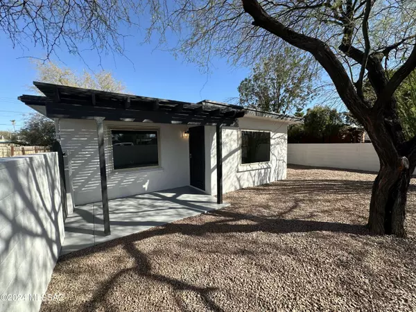 4067 E Santa Barbara Avenue, Tucson, AZ 85711