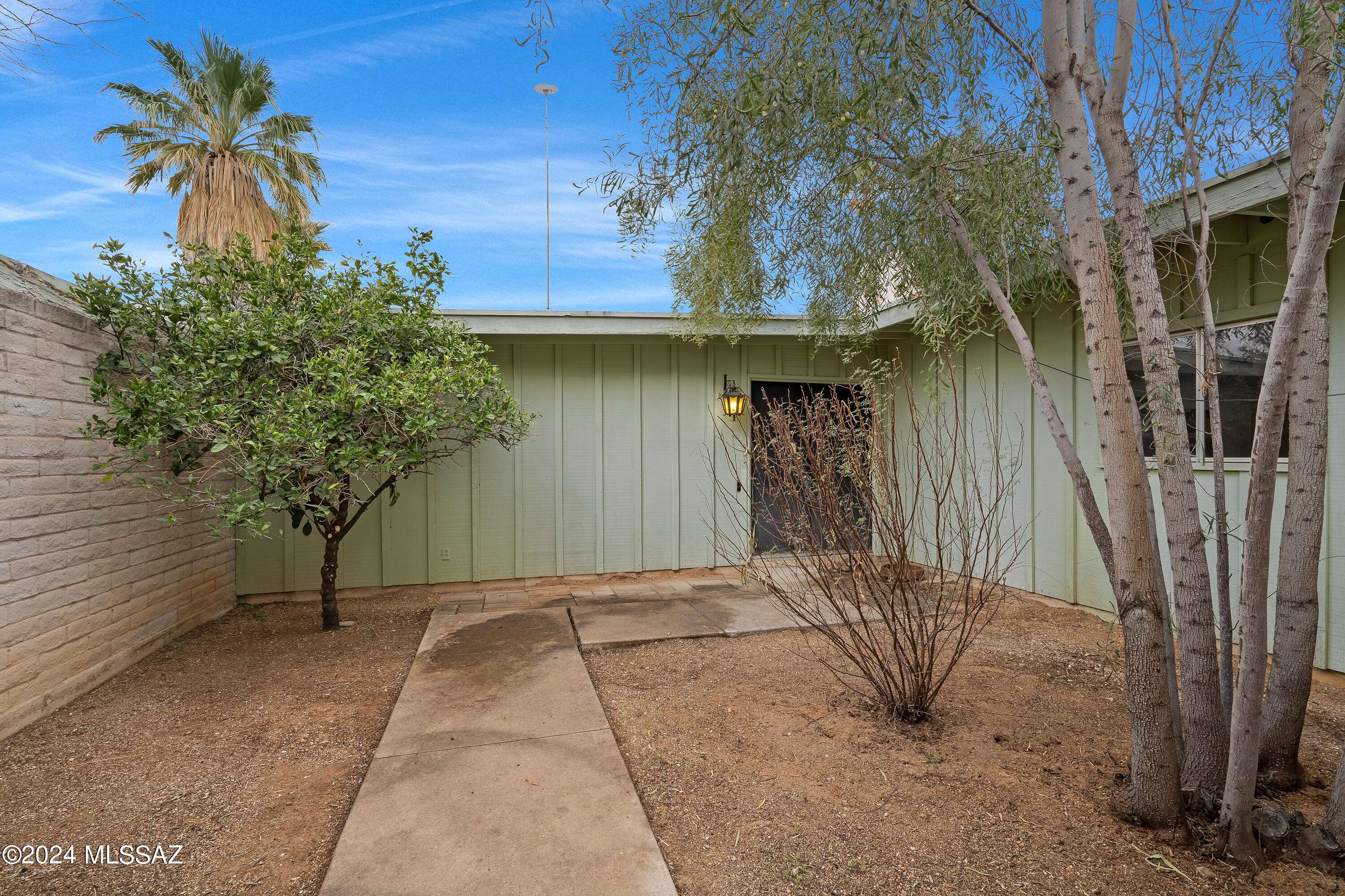 Tucson, AZ 85715,1541 N Day Road