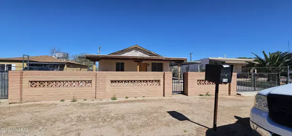 114 W Michigan Drive, Tucson, AZ 85714