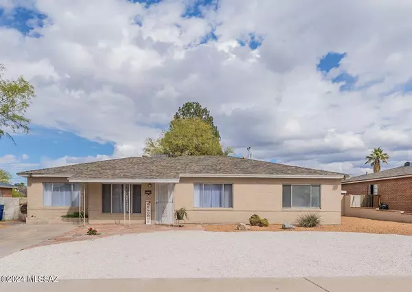 6525 E Cooper Street, Tucson, AZ 85710