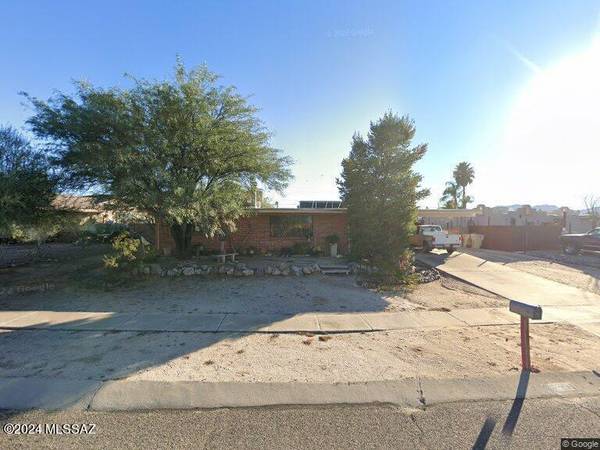 3201 W Calle Toronja,  Tucson,  AZ 85741