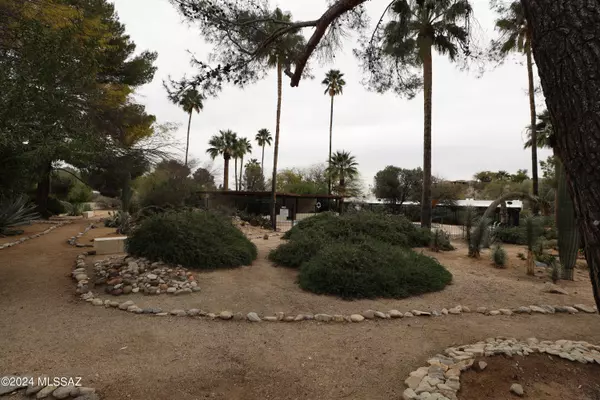 Tucson, AZ 85718,4837 N Via Entrada