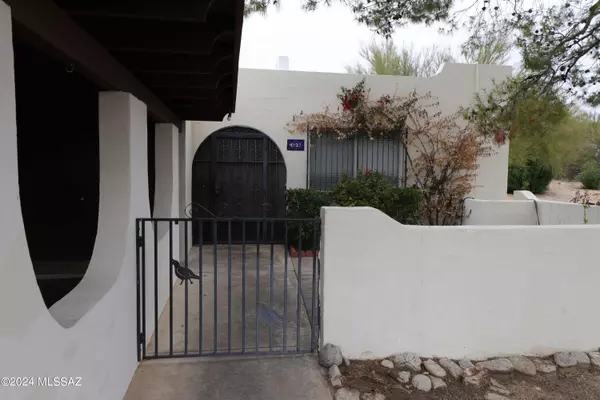 4837 N Via Entrada,  Tucson,  AZ 85718