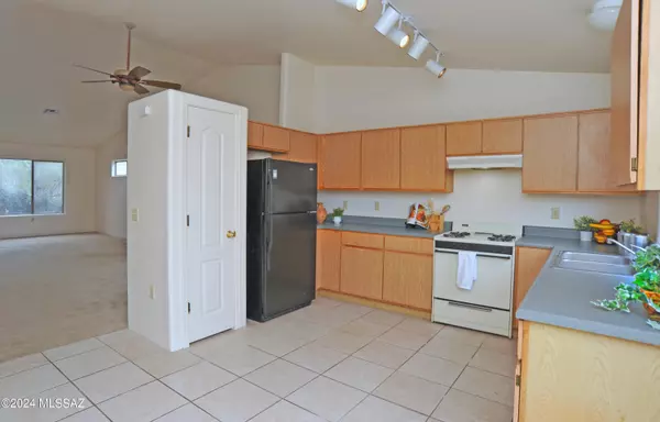 Tucson, AZ 85745,2336 W Silver River Way