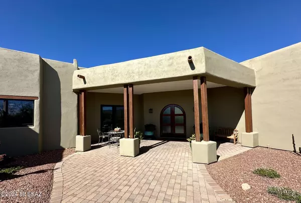 4888 N Saguaro Hills Drive, Tucson, AZ 85749