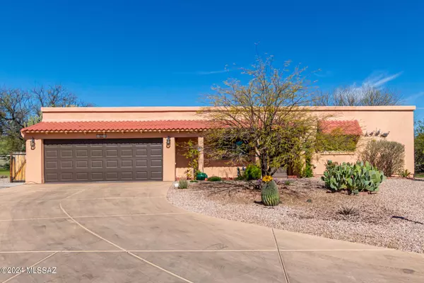 293 E Calle Herboso, Green Valley, AZ 85614