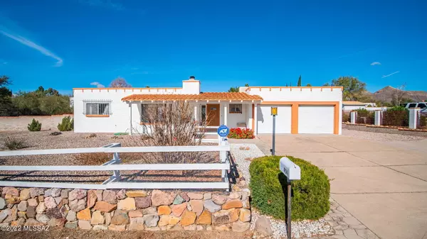 414 Wrightson Street, Rio Rico, AZ 85648