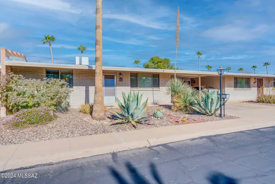 38 S Azurite Drive, Tucson, AZ 85745