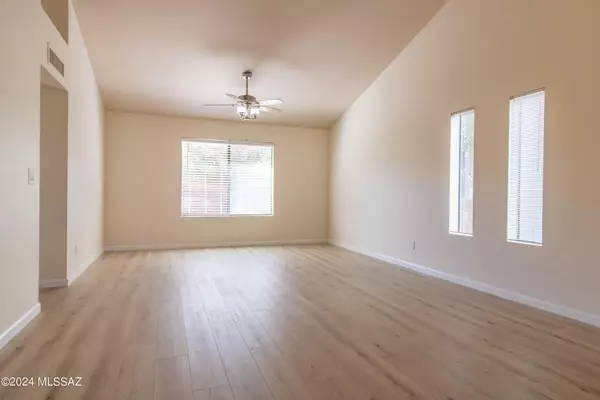 Tucson, AZ 85748,10180 E Kensington Drive