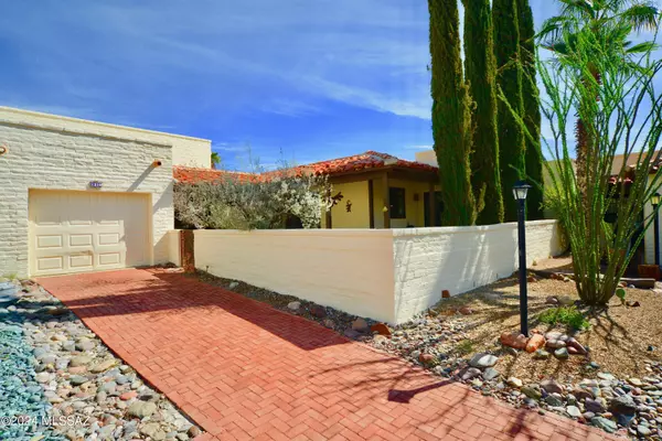 Green Valley, AZ 85622,1310 W Camino Pilos