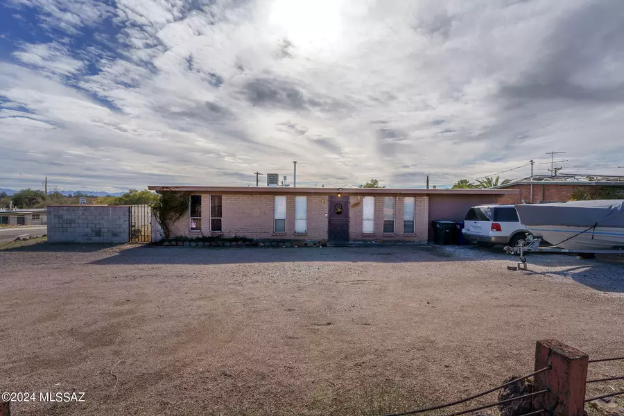 1801 W Merlin Road, Tucson, AZ 85713