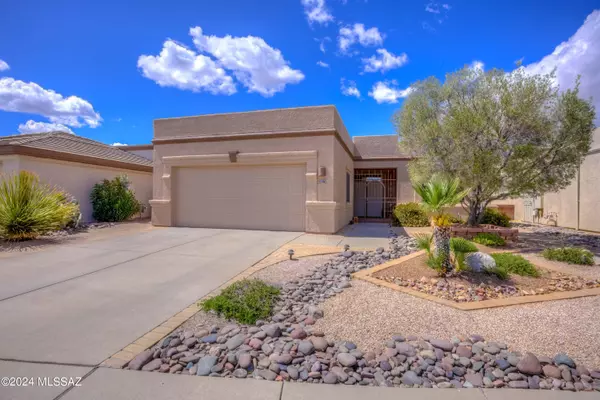 327 N Cobalt Drive, Green Valley, AZ 85614