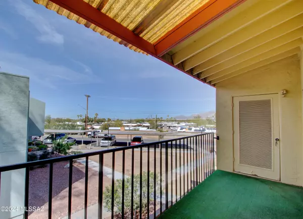 808 S Langley Avenue #204,  Tucson,  AZ 85710