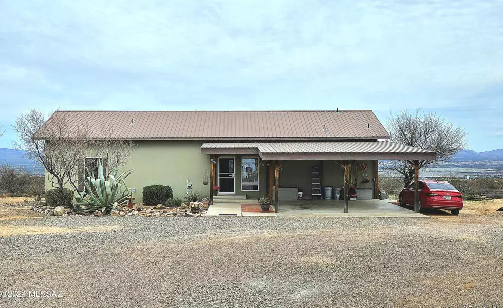 911 S Catclaw Lane, Benson, AZ 85602