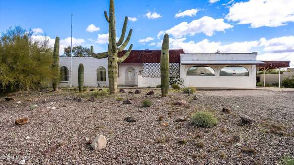 1932 N Horseshoe Trail,  Tucson,  AZ 85745