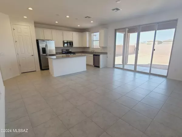 Tucson, AZ 85757,7834 S Wolf Creek Drive