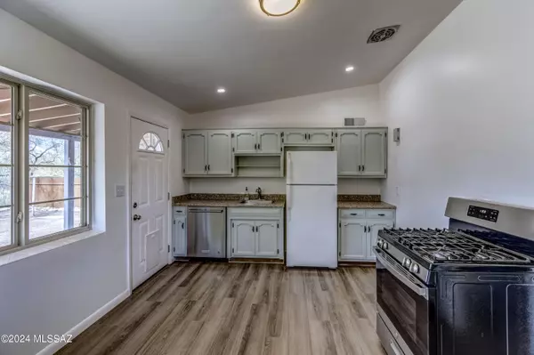 Tucson, AZ 85711,213 N Avenida Carolina