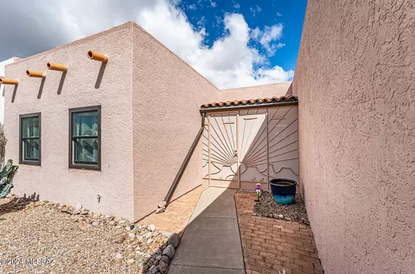 Green Valley, AZ 85614,778 W Paraiso Place