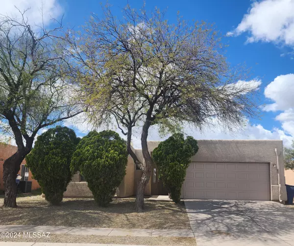 5556 S Swires Road, Tucson, AZ 85746