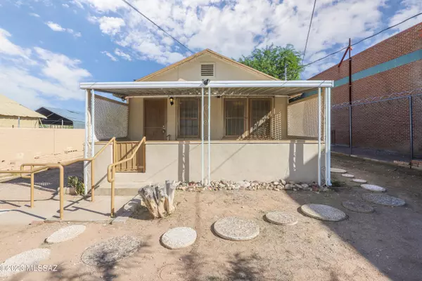 Tucson, AZ 85705,127 E Flores Street