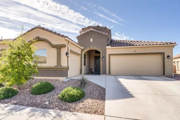 Marana, AZ 85653,9465 W Lone Cougar Way