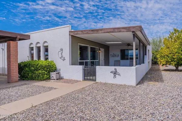 267 N Calle Del Diablo, Green Valley, AZ 85614