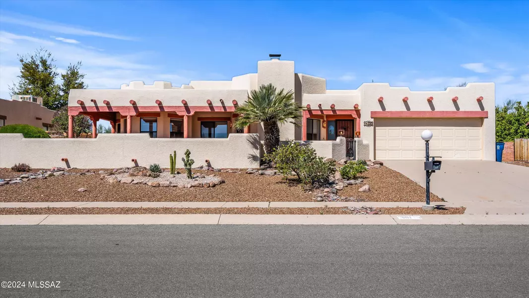 661 N Avenida Cipres, Green Valley, AZ 85614