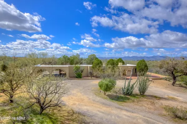 1601 W Caspian Drive, Tucson, AZ 85704