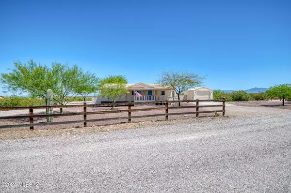 7401 E Wilderness Trail, Sahuarita, AZ 85629