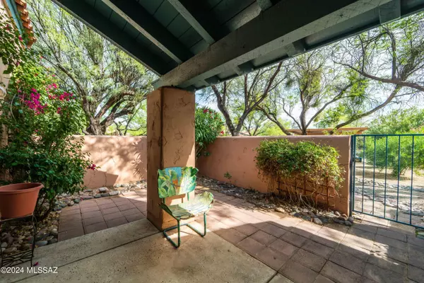 7736 E Via Ventana Norte, Tucson, AZ 85750