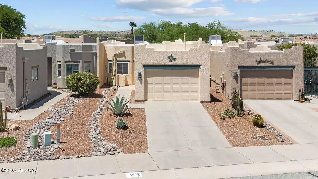 345 N Royal Bell Drive, Green Valley, AZ 85614