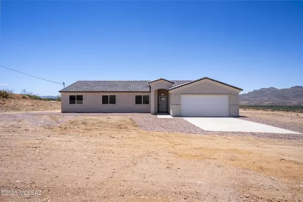 1666 Vereda Neblina, Rio Rico, AZ 85648