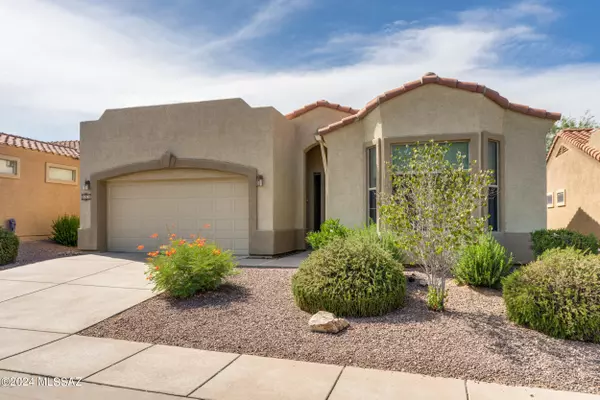 668 W Shadow Wood Street,  Green Valley,  AZ 85614