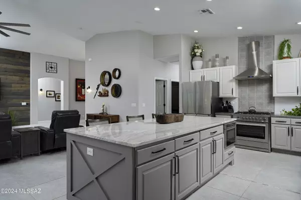 256 W Sacaton Canyon Drive, Oro Valley, AZ 85755